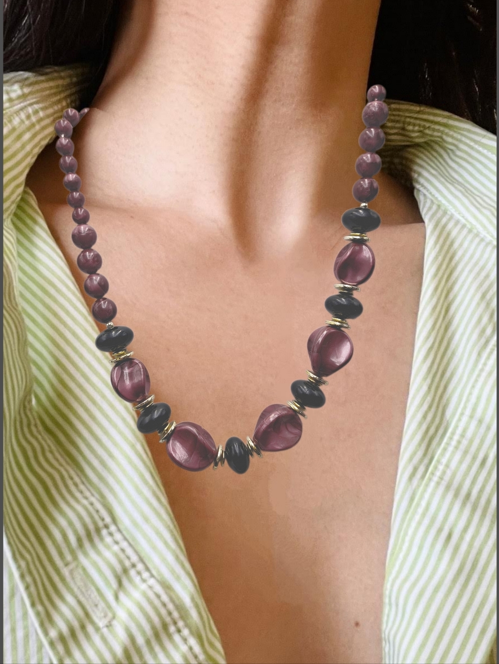 👣4/$20. Magenta Haze, Black, and Gold Beads Fashion Statement Necklace